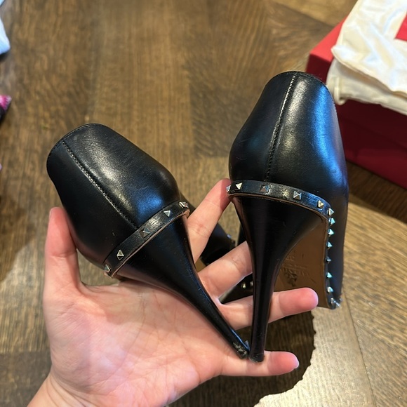Valentino Leather Rockstud Pumps - Picture 4 of 11